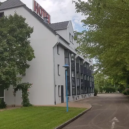 环罗曼 - 阿格诺 - 斯特拉斯堡北餐厅酒店 3* 水贡昂莫德河畔