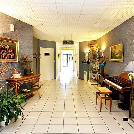 호텔 Restaurant La Tour Romaine - Haguenau - Strasbourg Nord 3*