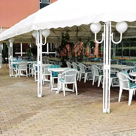 环罗曼 - 阿格诺 - 斯特拉斯堡北餐厅酒店 酒店 3*