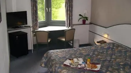 环罗曼 - 阿格诺 - 斯特拉斯堡北餐厅酒店 3*